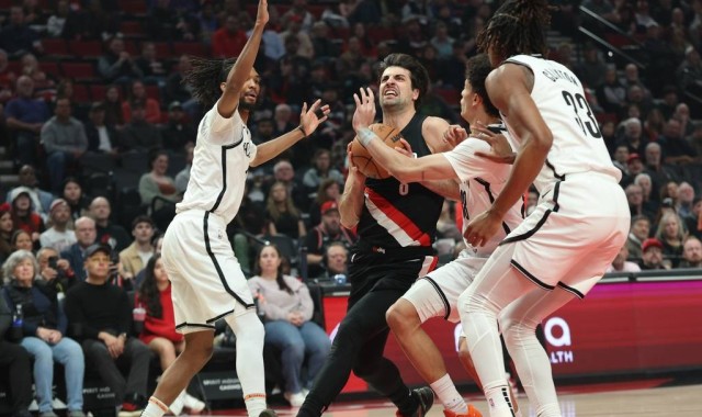 杨瀚森4分3板卡马拉35分 阿夫迪亚18+5开拓者35分大胜篮网