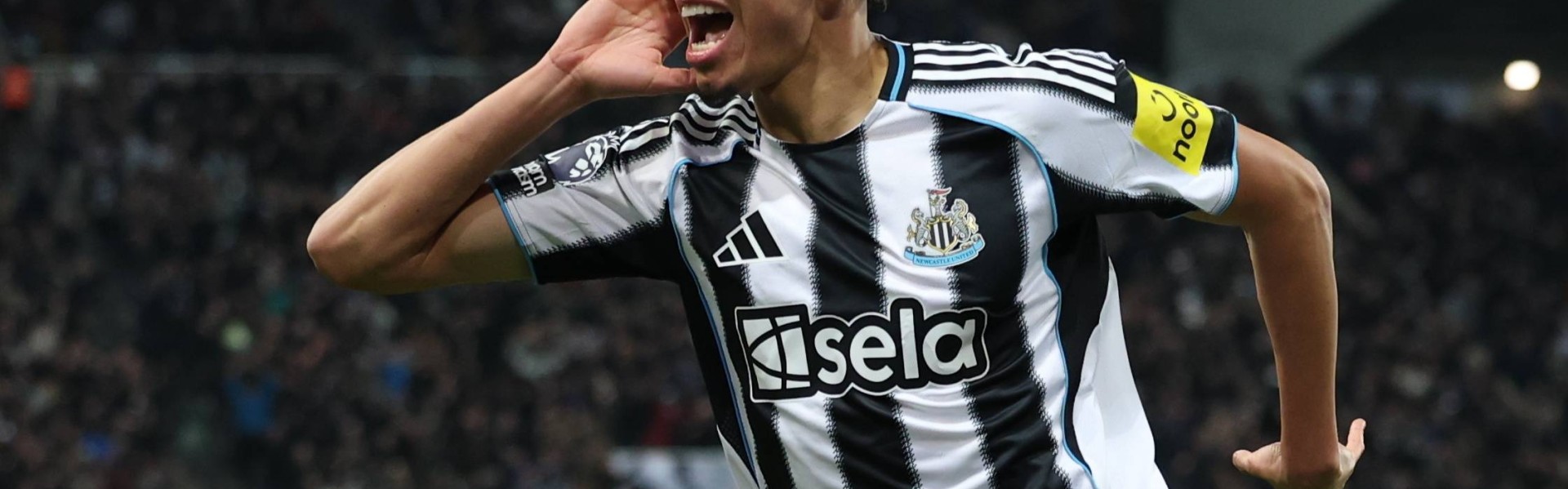 （外代二线）足球——英超联赛：纽卡斯尔联胜曼联