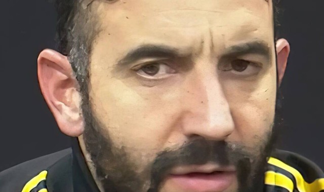 曼联冬窗欲等压哨签中场！拉爵认为阵容足够进欧冠，仍支持阿莫林