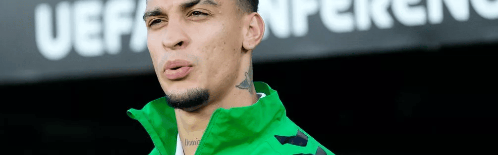 1亿水货觉醒！安东尼自降30%薪水也要逃离曼联真爱竟是这西甲队？红魔球迷集体破防了！