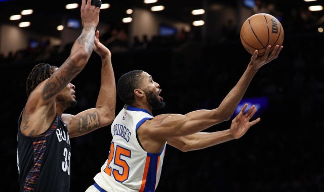 唐斯26+15米诺特22分 尼克斯险胜送篮网六连败