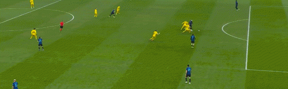 6.66亿换2.15预期进球！国米被5713万黑马羞辱，战犯失误葬送欧冠梦