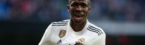 足球圈的戏剧人生：拒绝皇马天赋留在巴黎，错失巅峰现在只能拼搏维尼修斯的光环